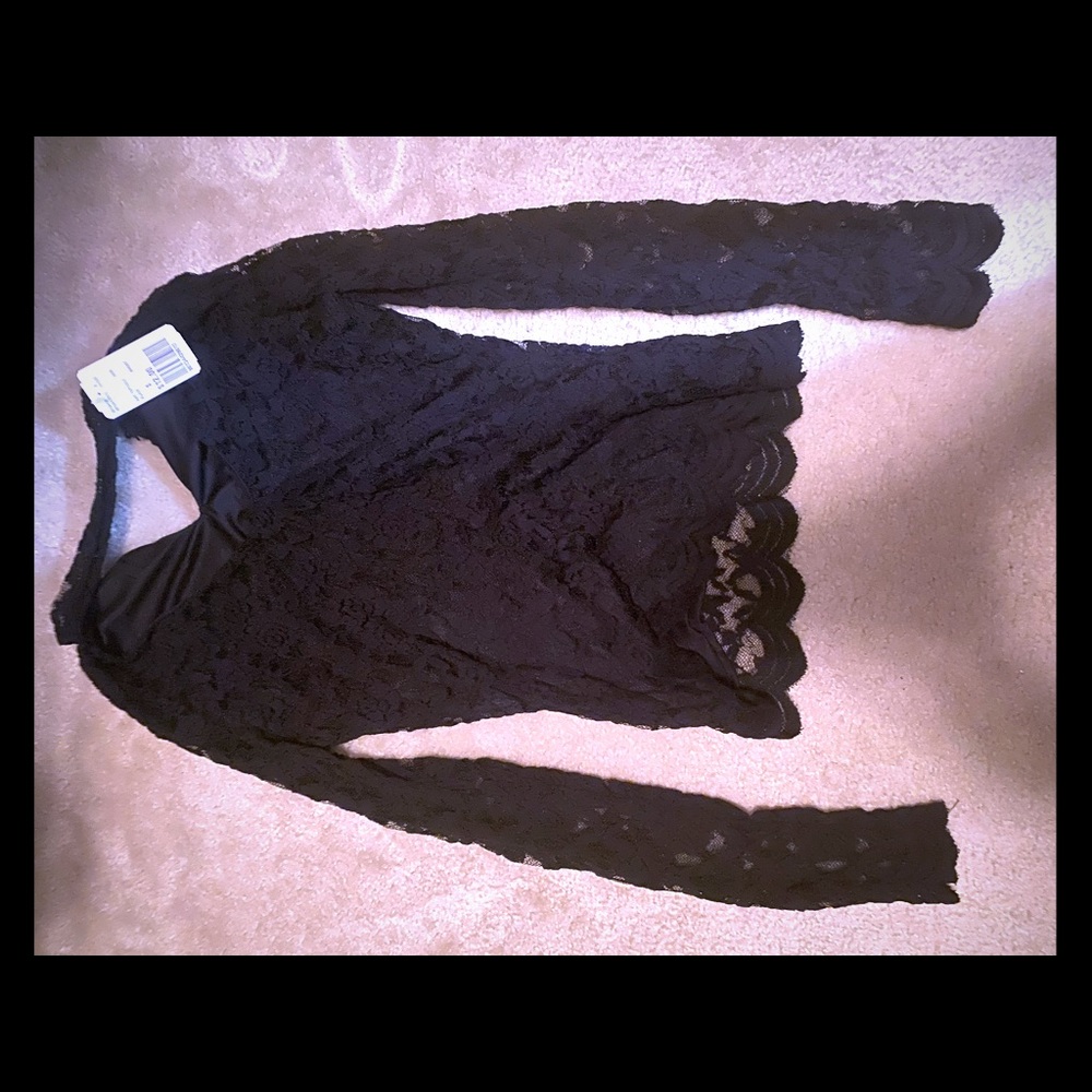 Button back V neck lace long sleeve
